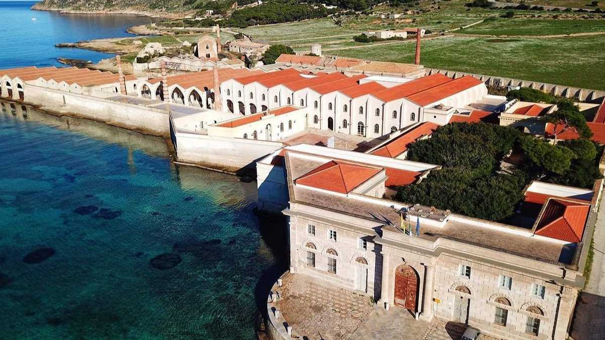 Favignana e il tonno: itinerario enogastronomico tra tonnara e ricette